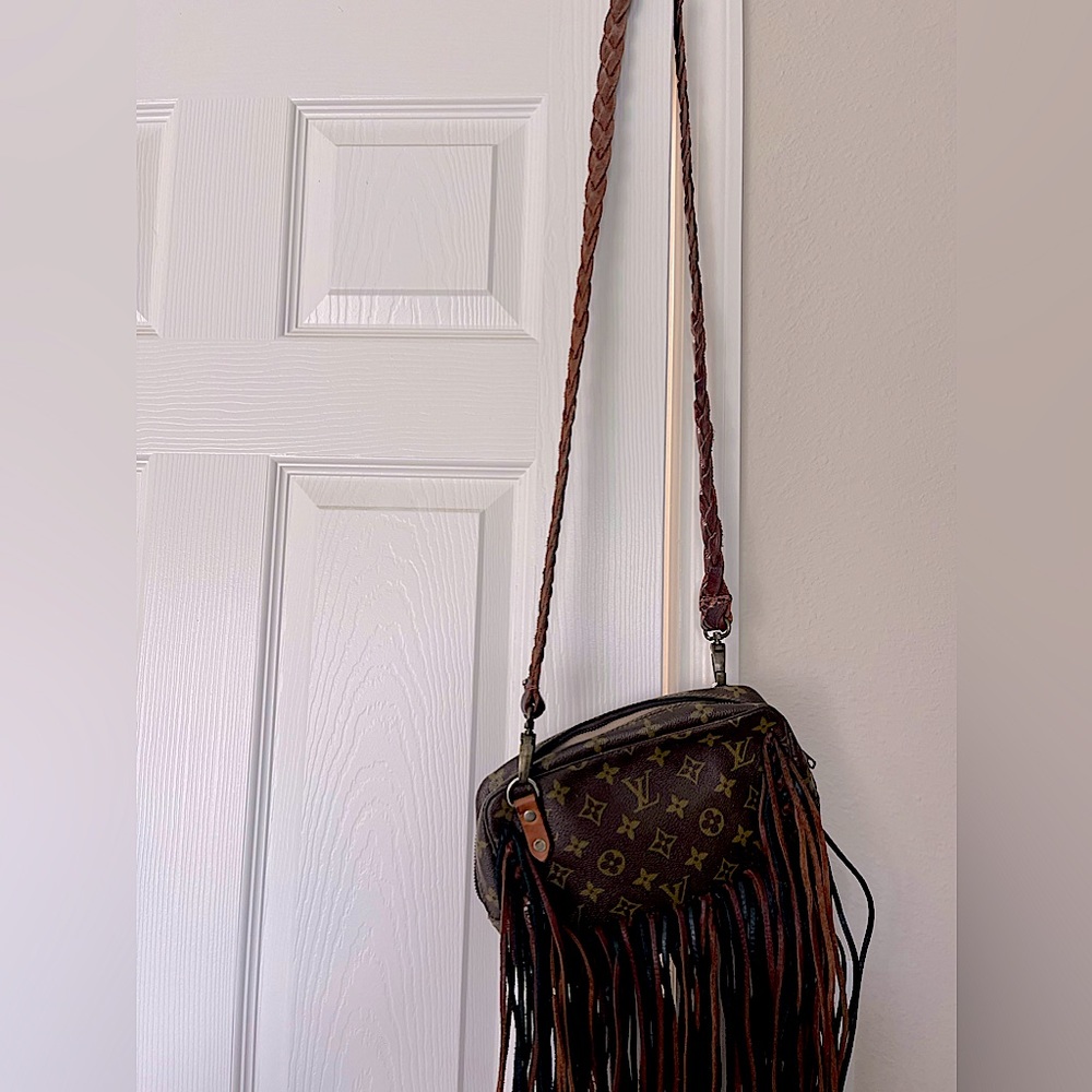 New and barely used LV purse